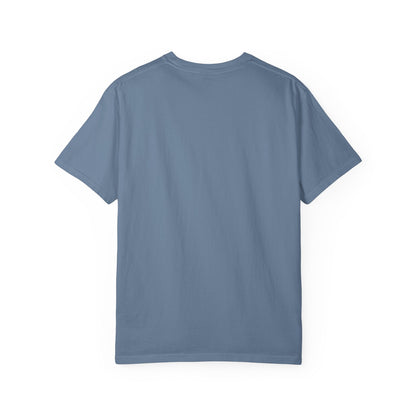 BILLY Unisex Garment-Dyed Tişört (Siyah/Kırmızı Vertical Logo)